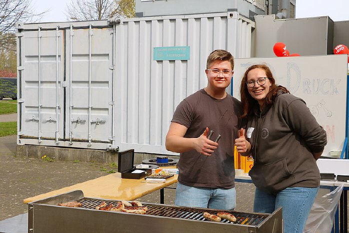 csm_Maschinenbau-Studis_grillen_0f19e30317.jpg