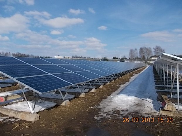 SolarPark Liebenthal Modulreihen.JPG