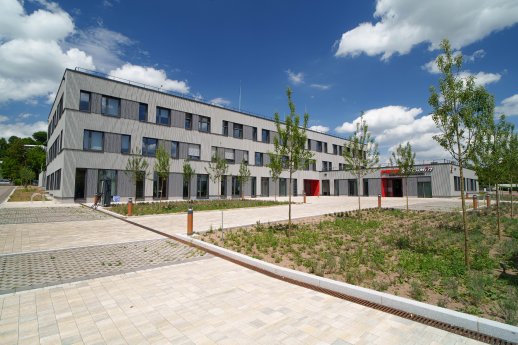 Mit dem Neubau am Standort Ansbach investiert FEGA & Schmitt 18,5 Millionen Euro in die Zukunft.jpg