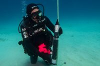 Empfangsstationen unter Wasser detektieren die Fischbewegungen. Das Bild stammt von einer Forschungskooperation mit dem IMEDA Institut in Mallorca (© Josep Alós).