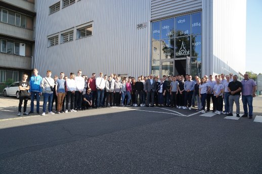 DEUTZ begruesst seine neuen Auszubildenden.JPG