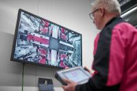 Data processing in real time is essential for efficient manufacturing in accordance with Industry 4.0 (IoT) principles. This requires powerful IT systems – edge data centres and infrastructure solutions including cloud connectivity (Photo: Rittal GmbH & Co. KG)