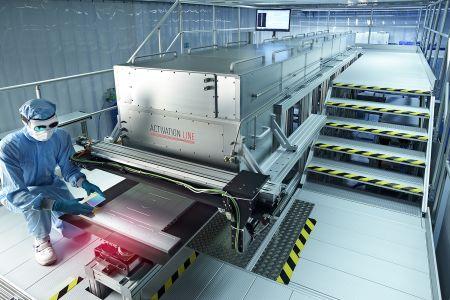 LIMO now offers the Activation Line UV beam shaping unit with sGauss for the short-axis profile. As beam shaping continues to improve, the new solid-state lasers will be able to replace the excimer laser in a growing number of application fields