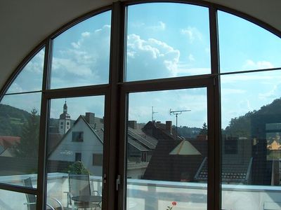 Blendschutz am Arbeitsplatz mit Sonnenschutzfolie