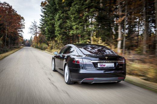 PR_KW_DDC_ECU_Tesla-S_Fahraufnahme_02.jpg