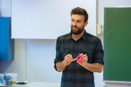 Das Programm COACHING4FUTURE informiert mit Vorträgen oder Online-Workshops über Hightech-Lösungen und Berufsbilder im naturwissenschaftlich-technischen Bereich. (c) Baden-Württemberg Stiftung gGmbH