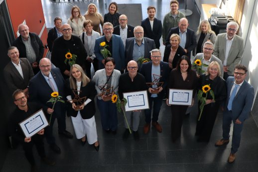 CSR Preis OWL 2026_Gruppenbild mit Preisträgern.jpg