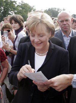 _Merkel Autogramme.jpg