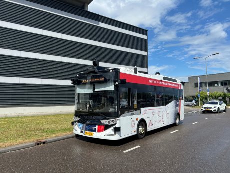 01_Autonomous_airport_shuttle_Copyright_INIT.jpg