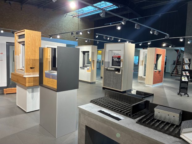 2-I.B.E. Musterwände im Showroom Dinkelsbühl_1.jpg