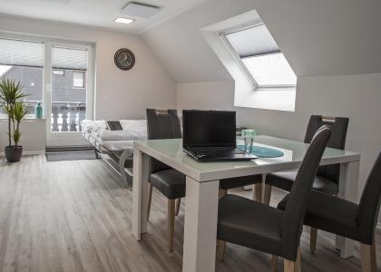 Appartement 5 Personen Esstisch