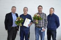 Ersa Geschäftsführer Rainer Kurtz (li.) und Betriebsratsvorsitzender Adrian Kraft (re.) mit den Jubilaren Thomas Meyer (25 Jahre, 2.v.l.) und Udo Hofmann (10 Jahre, 2.v.r.).