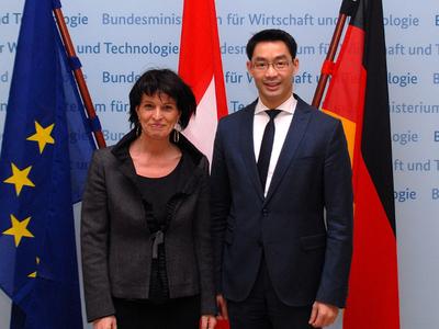 Dr. Philipp Rösler, Bundesminister für Wirtschaft und Technologie (rechts) und die Schweizer Bundesrätin, Doris Leuthard © BMWi
