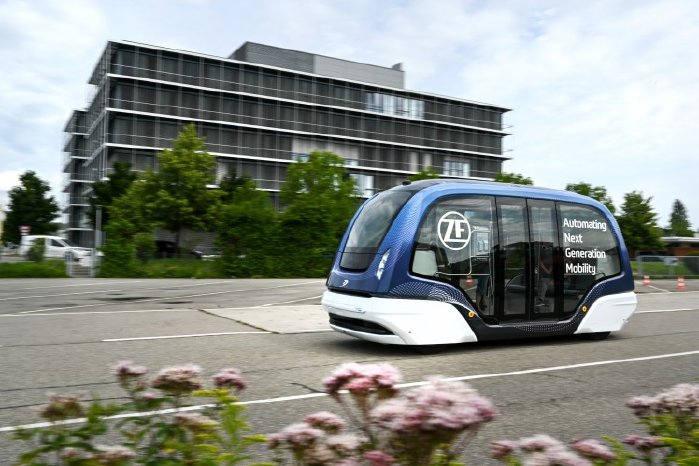 2021-09-06_ZF-at-IAA-2021_PI-01_04_Autonomous-Shuttle_3_2_748px.jpg