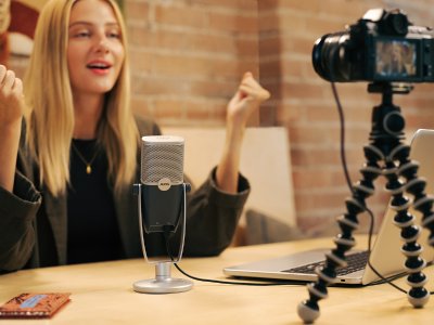 AKG Ara
