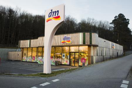 dm-drogerie markt GmbH arbeitet mit noventum HR-Analytics