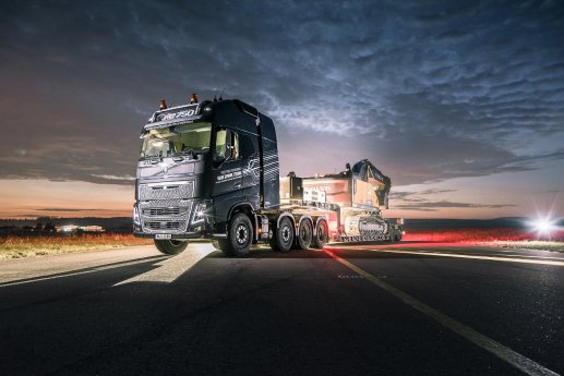VVolvo FH16 Schwerlast.jpg