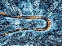 Entsprechend den gesetzlichen Änderungen vollzieht Continental die vollständige Anpassung seines Portfolios: Ab sofort sind alle Lkw- und Busreifen für die Lenk- und Antriebsachse in den Größen 17,5, 19,5 und 22,5 Zoll als Alpine-Symbol-zertifizierte Varianten erhältlich