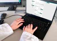 Im neuen von slashwhy entwickelten CME-Antragsportal der Ärztekammer Berlin können Anbieter von ärztlichen Fortbildungen diese nun wesentlich einfacher und komfortabler zertifizieren und mit Fortbildungspunkten bewerten lassen. Im neuen von slashwhy entwickelten CME-Antragsportal der Ärztekammer Berlin können Anbieter von ärztlichen Fortbildungen diese nun wesentlich einfacher und komfortabler zertifizieren und mit Fortbildungspunkten bewerten lassen.