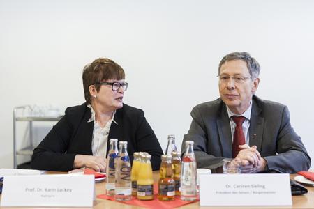 Bürgermeister Dr. Carsten Sieling und Rektorin Prof. Dr. Karin Luckey (Foto: Dennis Welge, Hochschule Bremen)