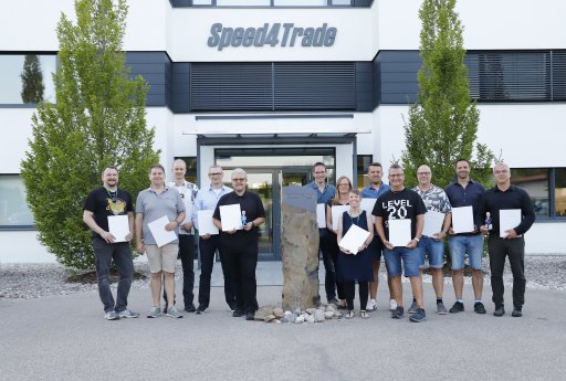 PM-Speed4Trade-10-20-Jahre-Jubilare-2025-WEB.JPG