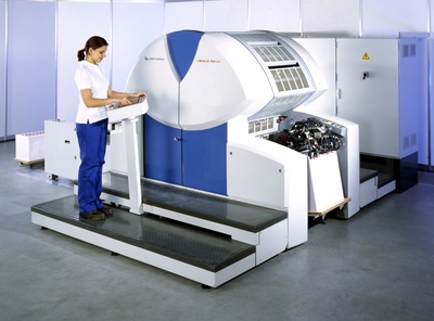 Die Genius 52UV von KBA-Metronic druckt wasserlos und zonenschraubenlos auf Plastik und sensible Oberflächen