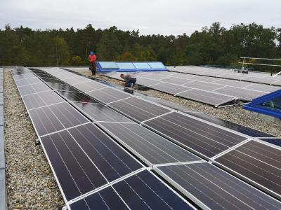 Solaranlage auf einem Flachdach