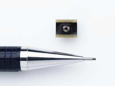 Im Vergleich: der JENCOLOR Multiple Color Sensor MMCS6