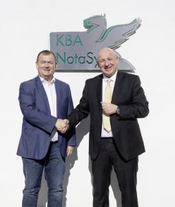 Successful cooperation: (from left to right) Peter Wukitsevits, Area Sales Manager at SSI Schaefer and Ing. Rudolf Vogl, General Manager at Koenig & Bauer