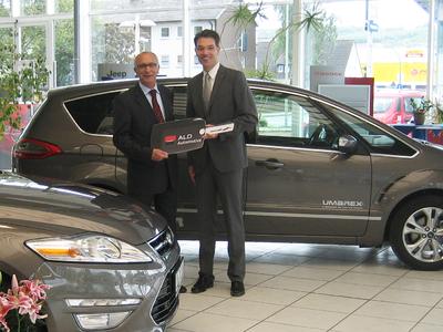 v.l.n.r.: Thomas Fischer, Leiter Vertrieb Inland Umarex und Markus Schuchardt, Account
Manager ALD Automotive, Foto: ALD Automotive