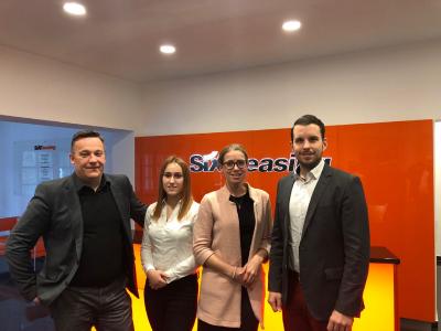 v.l.r.: Jürgen Benzinger (CEO, Orbix GmbH), Marie Benzinger (Junior Account Managerin, Orbix GmbH), Christina Fikentscher (Senior Agent Vehicle Sales, Sixt Leasing SE), Andreas Birgmann (Team Lead Remarketing, Sixt Leasing SE)