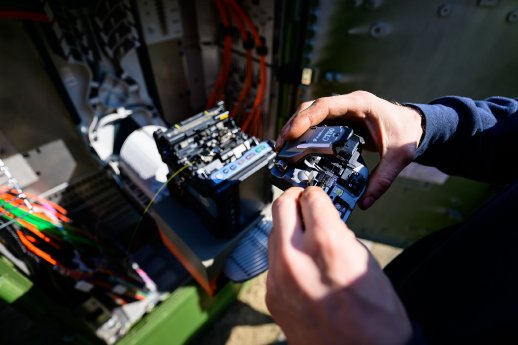 Splei%C3%9Fgeraet-im-Einsatz-LWL-Technologie.jpg