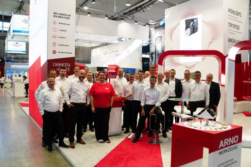 55-02 AO_AMB26-Team.jpg