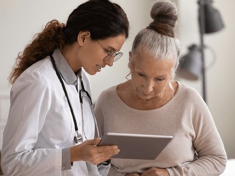 Ärztin Patientin.png