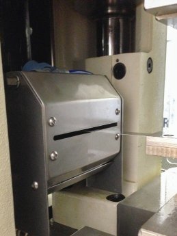spray.xact reflection - Sprühkammer eingebaut in einen Stanzautomaten.jpg