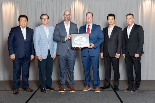 Bridgestone mit zwei Supplier Awards von Toyota geehrt.jpg