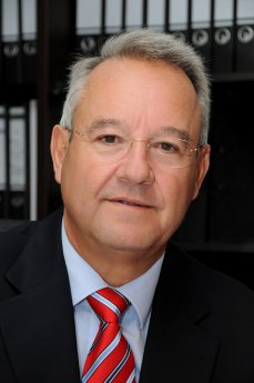 Uwe Breuer 2009 - Portrait.JPG