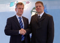 See a strong, growing demand for high-end debug and trace tools in Europe in the coming years (from right): Thomas Bauch, managing director of PLS and Leon Houwen, managing director of Logic Technology