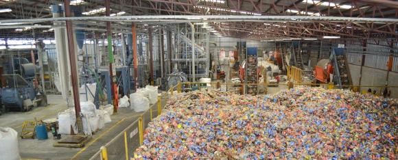 In Honduras the collection rate of PET bottles amounts to 84 %. 2000 t PET bottles per month are treated with the plant technology from Herbold Meckesheim