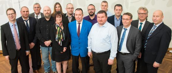 15 Jubilare feiern fast ein halbes Jahrtausend Betriebszugehörigkeit bei Umicore
