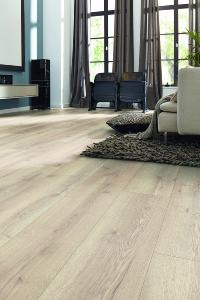 Berg Eiche Beige (D4728) aus der KRONOTEX Kollektion MAMMUT PLUS (Foto: SWISS KRONO GROUP)