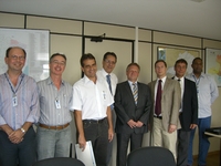 Grünbeck-Vertreter bei der Vertragsunterschrift für das Pilotprojekt