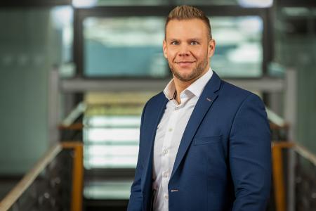 Tobias Neumann übernimmt die operative Vertriebsleitung der xSuite Group für den deutschsprachigen Raum. Foto. xSuite Group