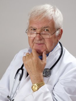 arzt-doctor-2337835.jpg
