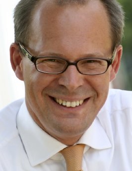 e-Spirit Johannes Haeusele.JPG