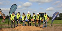 Spatenstich Solarpark Agethorst (von links nach rechts): Heino Schulz (Bürgermeister Agethorst), Peter Viohl (stellv. Bürgermeister Agethorst), Bernd Tabel (Amt Schenefeld), Michiel Vanhoutte (COO GOLDBECK), Felix von Buchwaldt (Managing Partner greentech), Tobias Gäbel (Projektmanager GOLDBECK), Bernd Sönnichsen (Leiter Projektentwicklung Deutschland greentech)