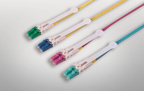 Neu von Telegärtner: Der neue LC HD Duplex Steckverbinder erleichtert den Steck- und Lösevorgang bei engen Platzverhältnissen in HD-Verteilsystemen