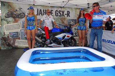 Kevin Schwantz begeistert Suzuki Fans