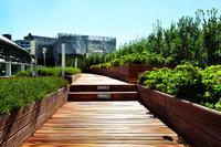 Zu sehen auf der GaLaBau: ZinCo erklimmt ganz neue Innovationsstufen in Sachen Dachbegrünung.