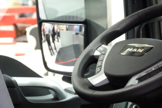 Truck_Cockpit_Telematik-Markt_web.png